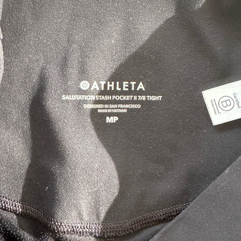 Athleta Salutation Stash Pocket II 7/8 Tight - Picture 5 of 6